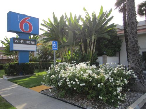 Motel 6-Anaheim, CA - Photo 5 of 22