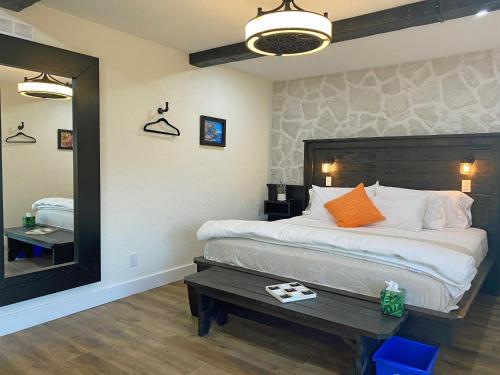 Villa di Casa - Boutique Hotel in Niles Corners (ON)