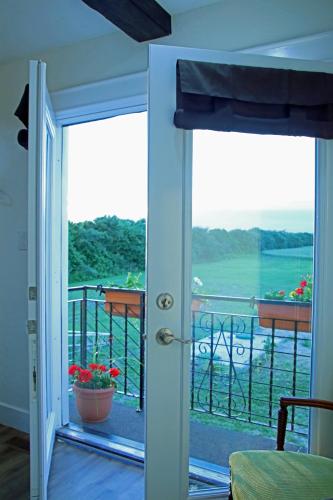 Apkārtne, Villa di Casa - Boutique Hotel in Niles Corners (ON)