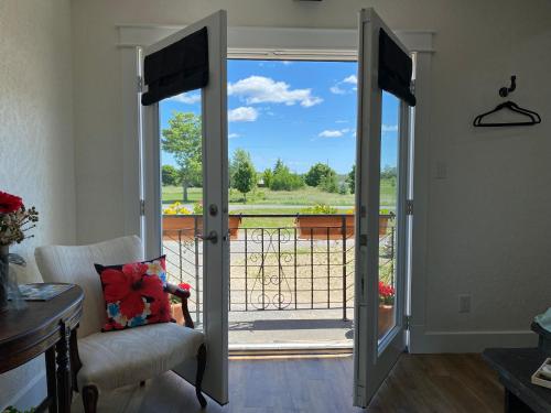 Skats, Villa di Casa - Boutique Hotel in Niles Corners (ON)