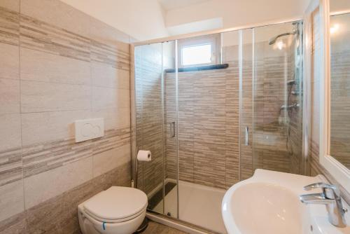 2 bedrooms, 4 beds