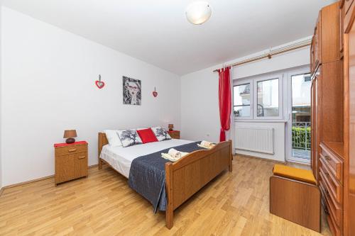 Apartment 3M - image 7