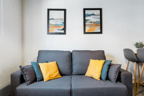 One-Bedroom Apartment image 6