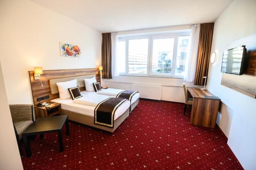 Hotel Luna - image 11