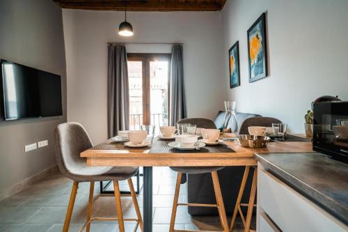 Two-Bedroom Apartment room in Ibericabeds Albaicín