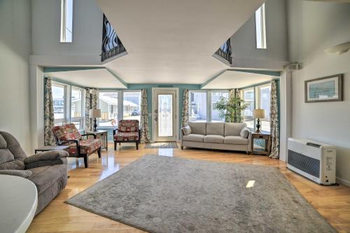 Sunny Coastal Cottage with Deck and Walk to Beach - main image