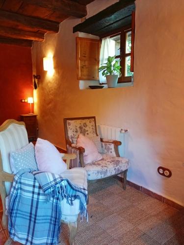  Casa Rectoral de Samartín. in San Martín de Valledor