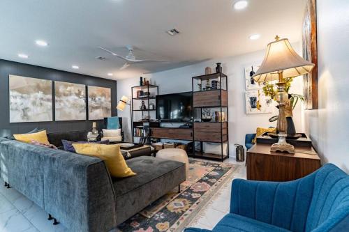 Cosmopolitan Suite, Centrally located to Downtown and the beach. in Sarasota, USA