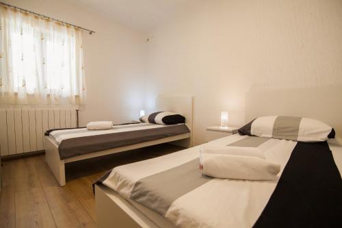Domus Apartments - Free Private Parking 5