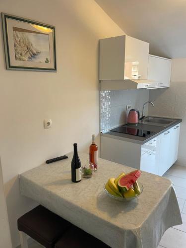 Apartment with Sea View image 7