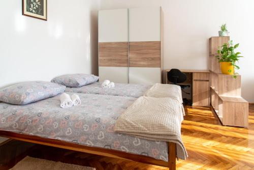 Studio apartman Marija - Tap to explore photos