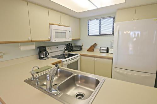 Ocean Village Club N21 - image 2