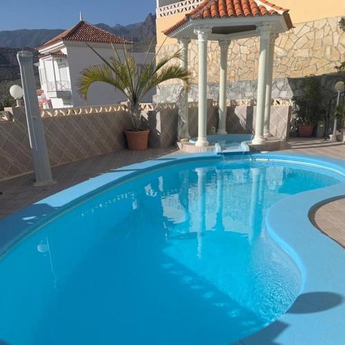 Villa del Sur con la piscina privada gîte à louer Isère