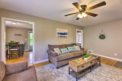 Charming Charleston Home with Yard and Fire Pit! in Charleston, USA