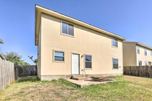 Spacious and Sunny Austin Home about 12 Mi to Dtwn!