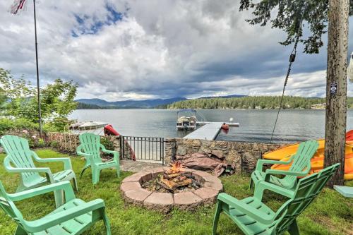 . Cozy Lakefront Honeymoon Bay Studio with Hot Tub!