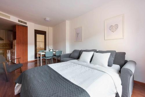 Rosaleda 13 con parking incluido by Pineapple Homes, Malaga (foto 9)