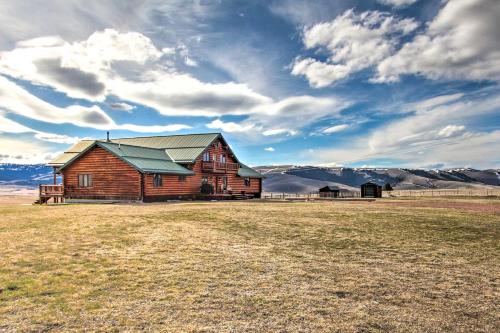 Stunning Mountain-View Ranch on 132 Acres!