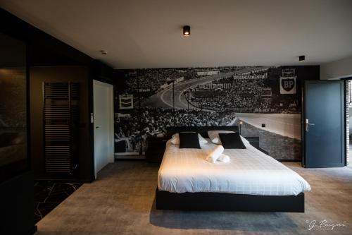 La Reine Hotel & Restaurant in ใจกลางเมืองสปา