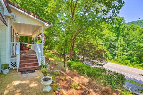 Secluded Chattanooga Getaway with Deck and Yard!