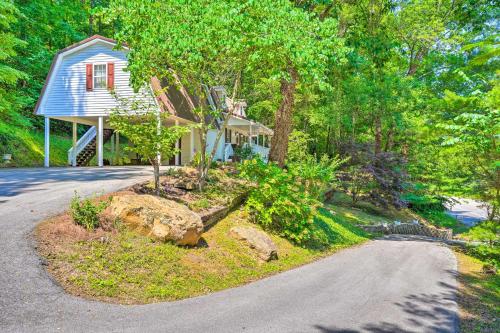 Secluded Chattanooga Getaway with Deck and Yard!