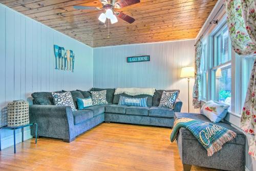 Cottage with Deck and Fire Pits about 9 Mi to Lake Lure! in Lake Lure, USA
