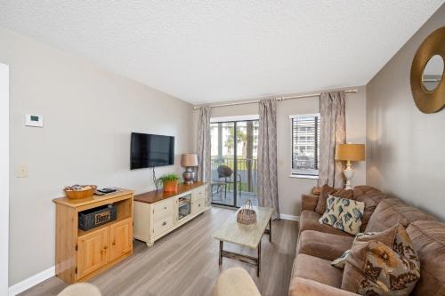 A Wave From it All Beach Resort