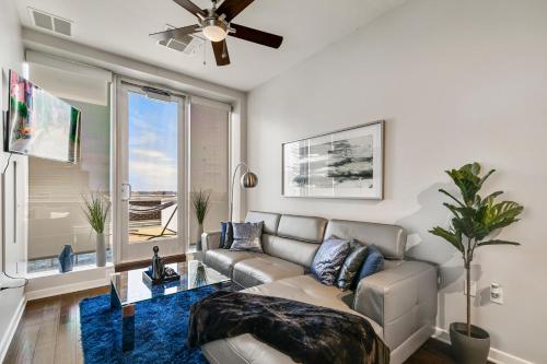 Guestroom, Dallas 2BR Premium PentHouse with Downtown Views near Dallas Amtrak Station