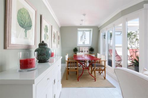 Picture of Lovely Two Bedroom Flat With Patio In Notting Hill