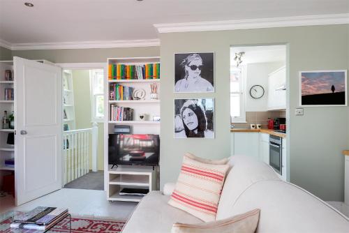 Picture of Lovely Two Bedroom Flat With Patio In Notting Hill