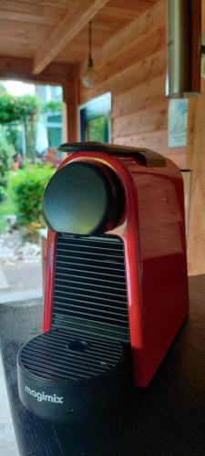 Ecolodge met jaccuzzi en warm zwembad in prachtige tuin met prive sauna Centrum Tilburg