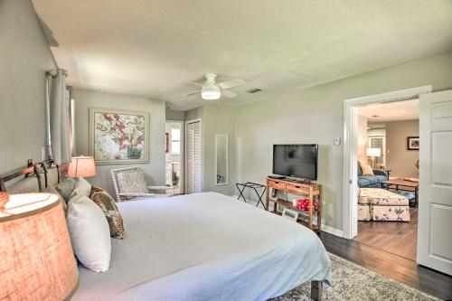 Dog-Friendly Home with Gas Grill - Walk to Rose Bay! in Port Orange (FL)