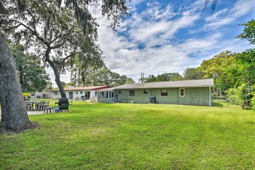 Pet-Friendly Home with Grill Walk to Rose Bay! - image 4