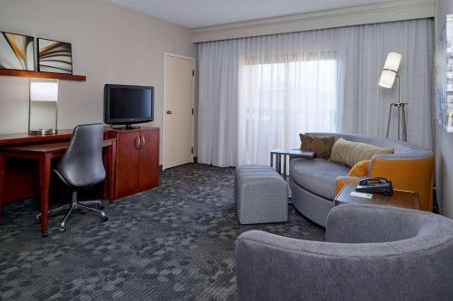 Sonesta Select Indianapolis Carmel - image 2