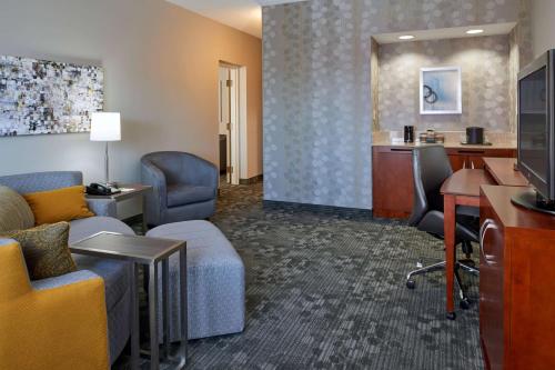 Sonesta Select Indianapolis Carmel - image 3
