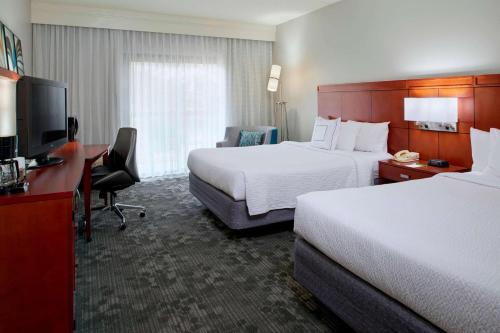 Guestroom Two Queens