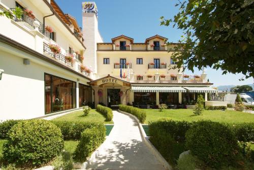 Valmontone Hotels