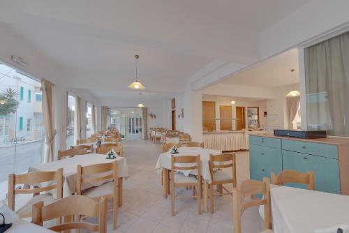 Restaurant, Marirena Hotel in Gazi