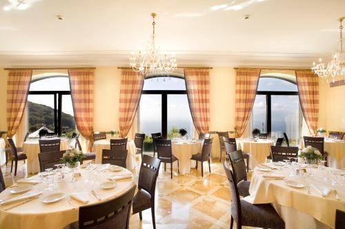 Grand Hotel Due Golfi - image 2