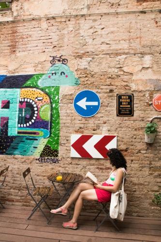 Sant Jordi Hostels Gracia - image 12