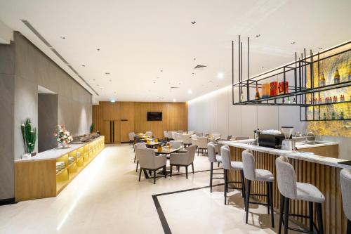 Restaurant, Golden Tulip Pontianak in Centre-ville de Pontianak