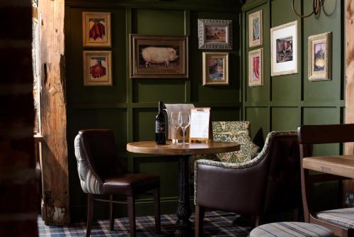 Ресторан, The Hog's Head Inn - The Inn Collection Group in Олнуїк