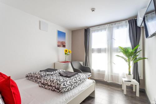 RÁKÓCZI 4 BEDROOM CENTRE APARTMENT - main image