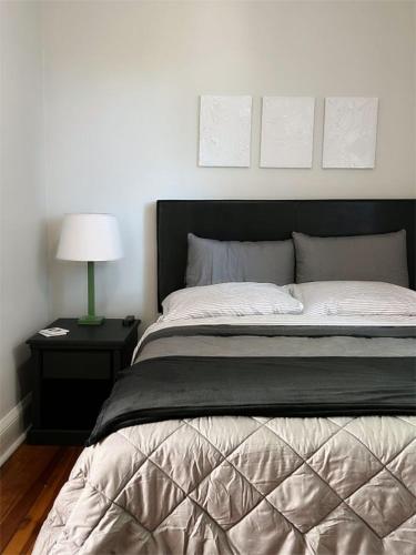 4BR St Paul Retreat Near Lake Phalen Sleeps 13 - image 3