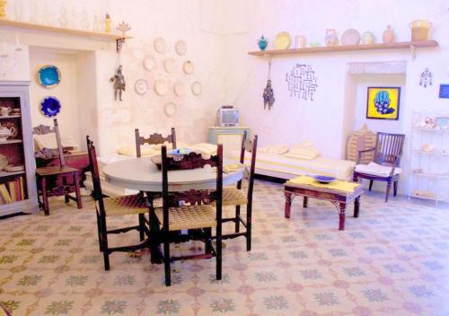  Chic Apartment in Serrano 110 sqm 9 people with parking in Serrano