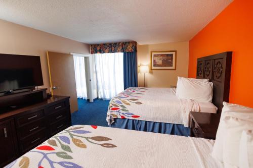 Garnet Inn & Suites, Orlando Room Type - Suite 2 Queen Beds Non-Smoking