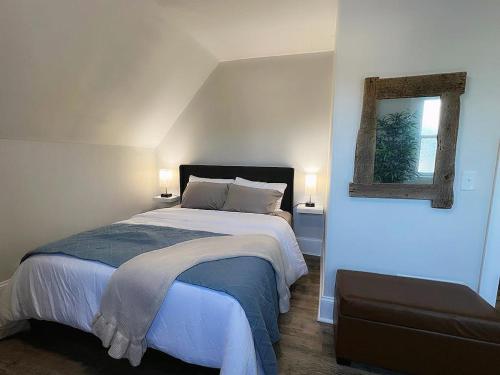 4BR St Paul Retreat Near Lake Phalen Sleeps 13 - image 11