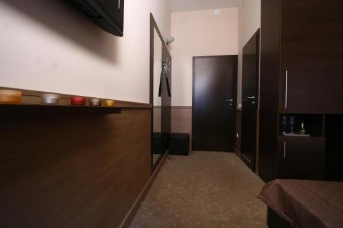 Central Hotel 21 and Apartments - image 8