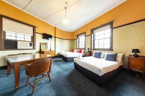 Strathfield Hotel - image 12