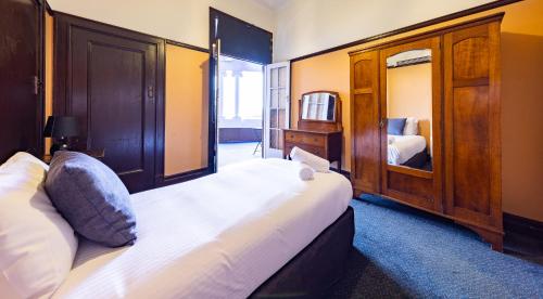 Strathfield Hotel - image 13